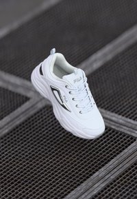 Fila SKYE biały