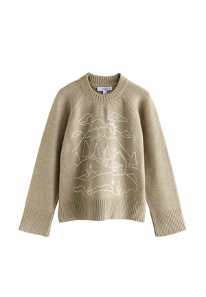 Beiger gestrickter Pullover mit gerippten Bündchen und Saum, versehen mit einer weißen Linzeichnung von Bergen, Bäumen, einem Haus, Wolken und Sonne auf der Vorderseite.