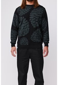 Makia Stickad tröja - black