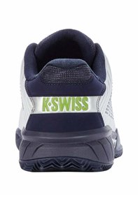 Scarpe da tennis K-Swiss con una combinazione di colori bianca e blu navy, tessuto testurizzato, tallone imbottito e dettaglio in verde del marchio sul retro.