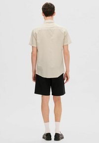 Selected Homme KURZÄRMELIG - Košile - pure cashmere