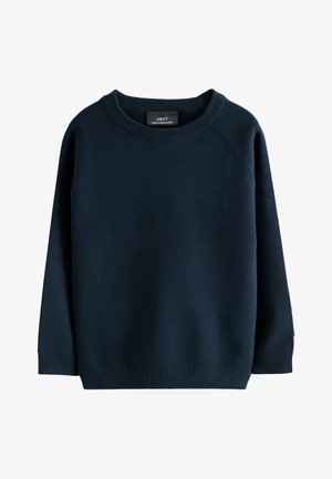Marineblauer Langarm-Pullover mit Rundhalsausschnitt, gerippten Bündchen und Saum, Etikett mit der Aufschrift "NEXT Made in Bangladesh" innen im Kragen.