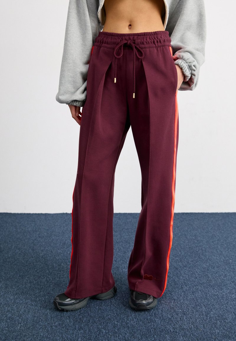 Nike Sportswear PANT - Treningo apatinė dalis - burgundy crush/bright crimson/dark pony
