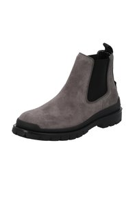 Botín Chelsea de ante gris con panel elástico negro, puntera redondeada y suela de goma negra gruesa con patrón de textura.