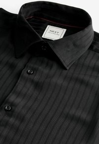 Next REGULAR FIT SELF STRIPE SINGLE CUFF - Skjorter - black