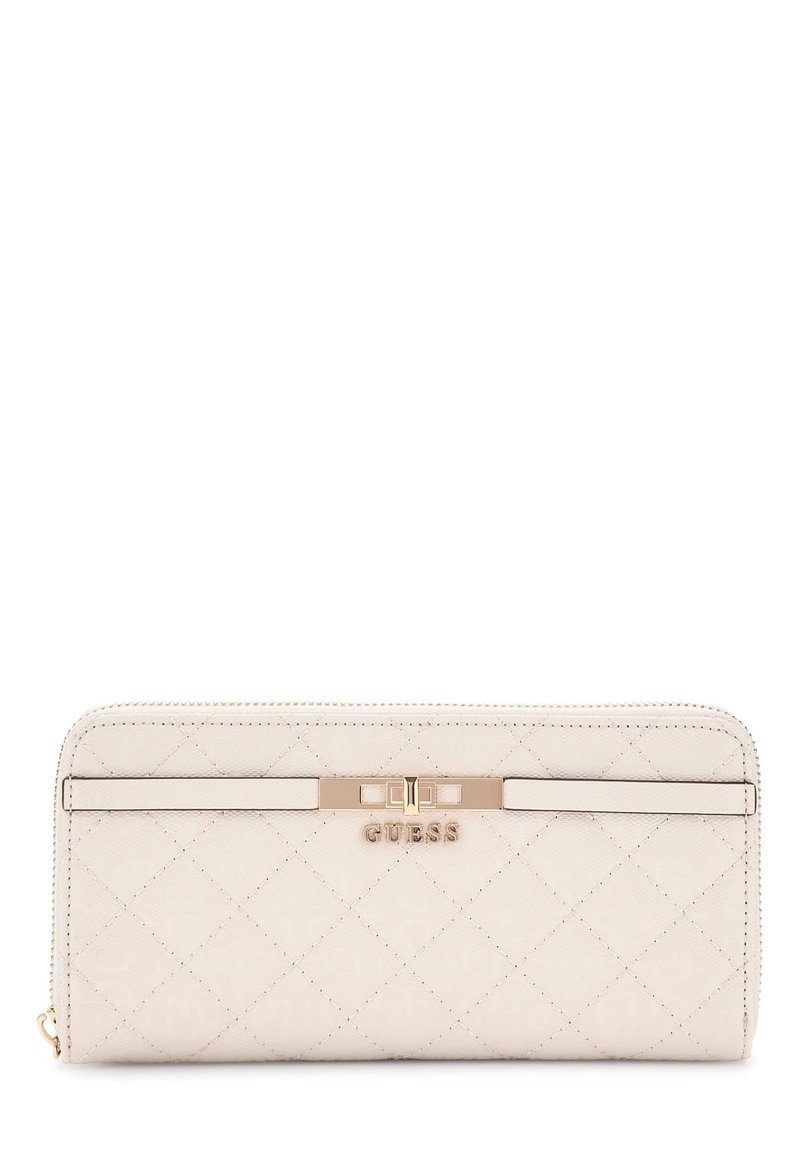 Portefeuille beige matelassé avec accent en hardware doré, featuring un logo de marque et une fermeture éclair. Texture lisse avec un motif en diamant.