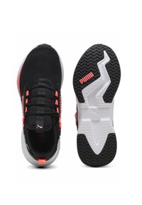 Puma RETALIATE 3 - Bėgimo batai plentui - black- white-sunset glow