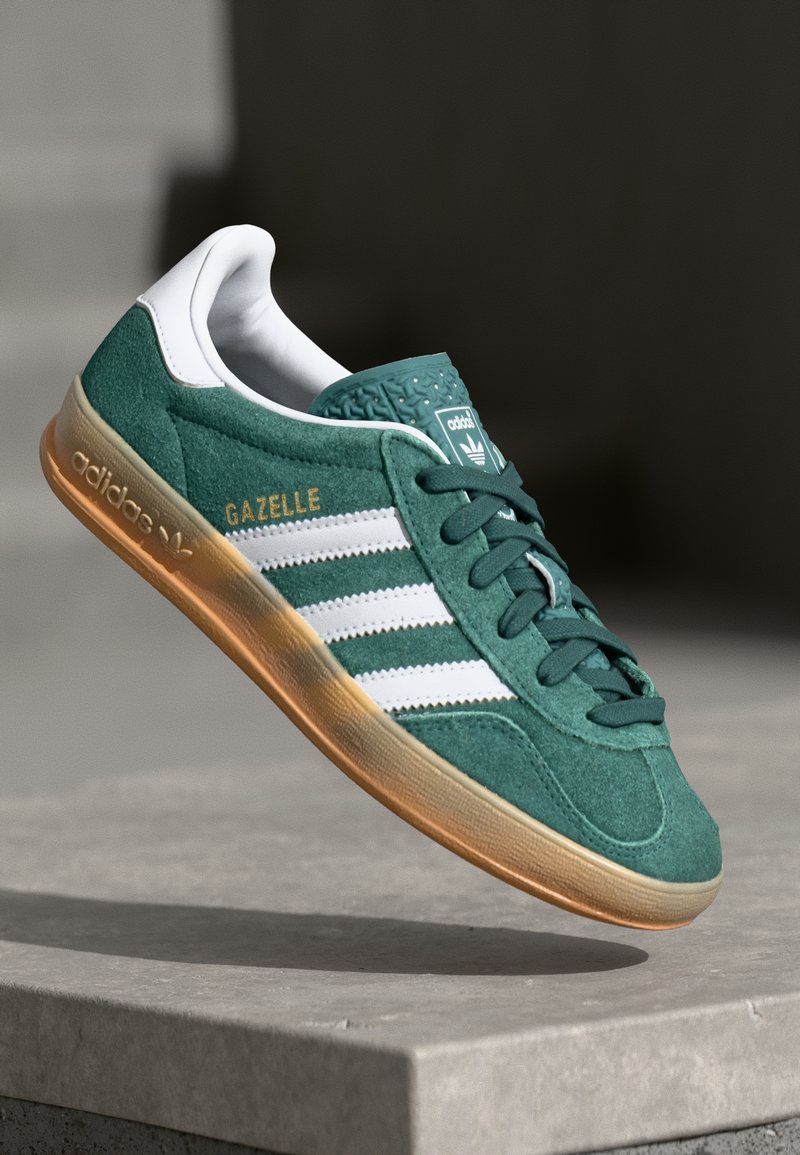 adidas Originals - GAZELLE INDOOR - Baskets basses - collegiate green/footwear white, Agrandir