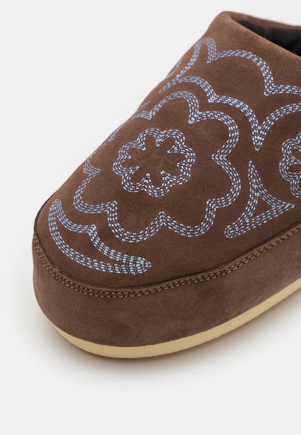 MULE EMBROIDERED UNISEX - Slippers3