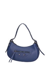 Borsa a mano in pelle blu con forma curva, manico corto, tasca esterna con zip e rifiniture in metallo argentato. Finitura texturizzata in tutto il design.