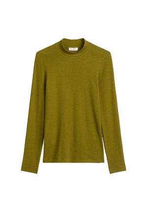Olijfgroene shirt met lange mouwen en hoge hals, eenvoudig ontwerp, vlak gelegd op een witte achtergrond.