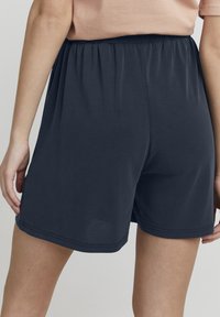 Oxmo OXBJ�RK REGULAR FIT - Shorts - total eclipse