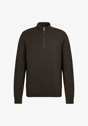 Ciemnobrązowy sweter z wysokim kołnierzem, zamkiem na 1/4 długości, ściągaczami na mankietach i miękką, teksturowaną powierzchnią. Klasyczny krój.