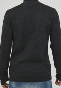 11 Project Sweter
