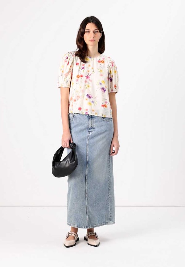 VIALINIA O NECK - Blouse2