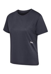 Korte mouwen, donkerblauwe T-shirt gemaakt van vochtregulerende stof, met een ronde hals en een klein wit logo op de onderkant links.