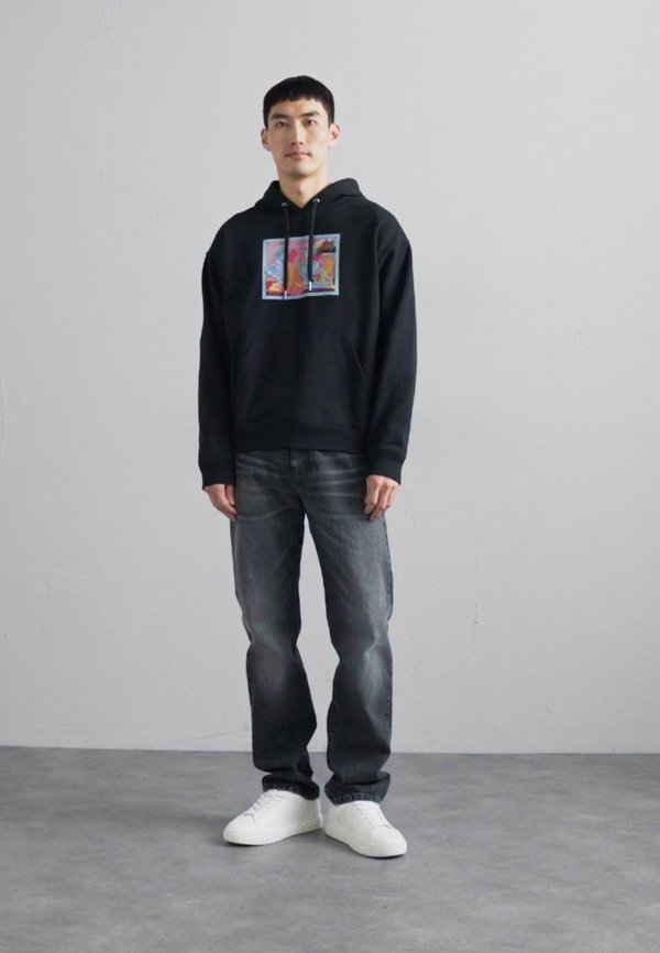 PANT STONE WASH EMBOSSED  - Straight leg jeans2