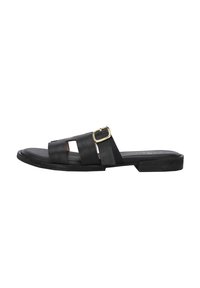 Zwarte leren slippers met dubbele banden en een goudkleurige gesp. Plat voetbed met minimale profiel en open teen design.