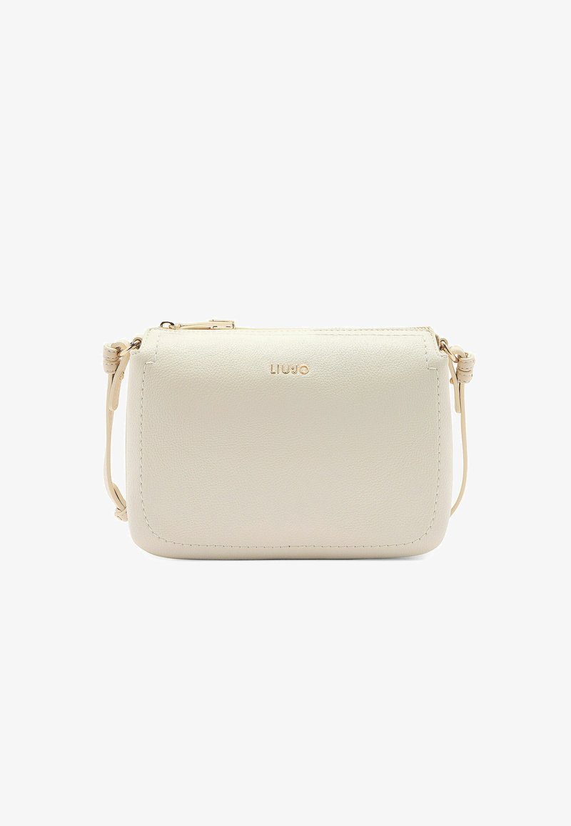 Borsa a tracolla bianca in pelle con superficie texturizzata, chiusura con zip e tracolla regolabile. Presenta un marchio discreto sul davanti.