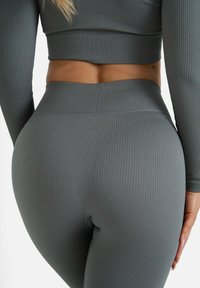 SQUATPROOF CONVEY SEAMLESS - Leggings - grey