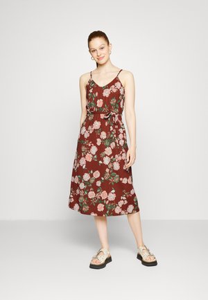 Vero Moda VMLGELINA SINGLET MIDI DRESS - Vestido de dia - henna