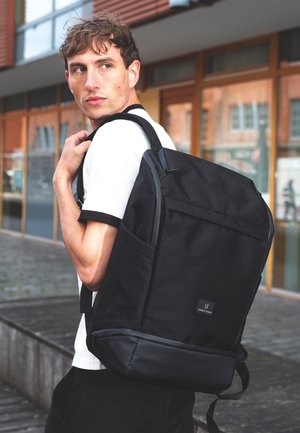 Johnny Urban, FINN LARGE UNISEX - Batoh - black