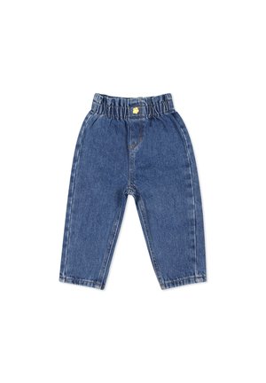 Dziecięce niebieskie dżinsowe spodnie z elastycznym pasem i żółtym guzikiem w kształcie kwiatka z przodu, ułożone płasko na białym tle.