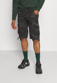 Alpha Industries - JET CAMO - Shorts - black Thumbnail Image 1