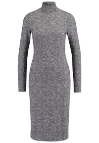 Tummaharmaa, teksturoidulla kuviolla varustettu neulottu poolomekko, jossa on pitkät hihat ja vartalonmyötäinen malli, ulottuu polven tasalle.