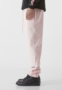 9N1M SENSE ESSENTIAL - Träningsbyxor - pink