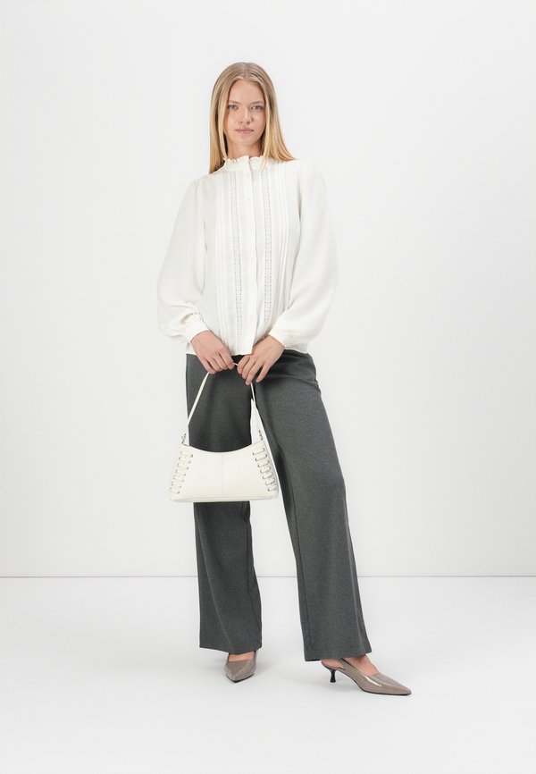 JDYELLIS SHIRT - Button-down blouse - cloud dancer2