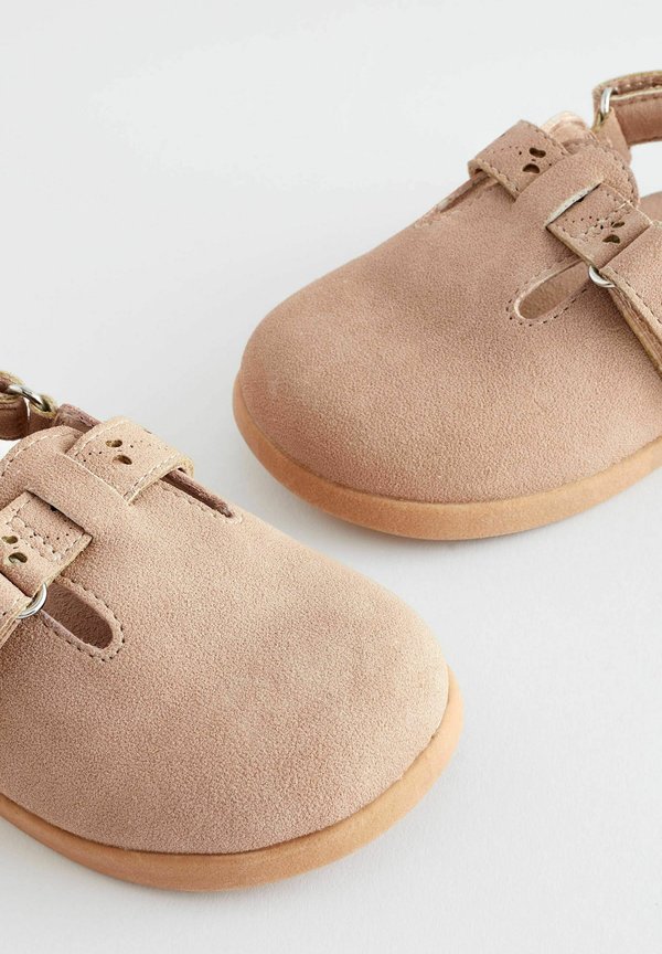 REGULAR FIT – Lauflernschuh