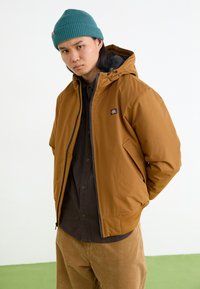 Dickies NEW SARPY JACKET - Lengva striukė - brown duck