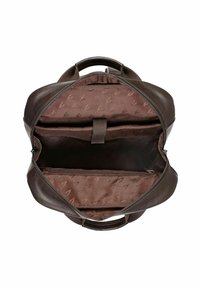 Borsa in pelle marrone scuro con cerniera ampia, che mostra un ampio scomparto interno e una sezione imbottita con una cinghia di chiusura.