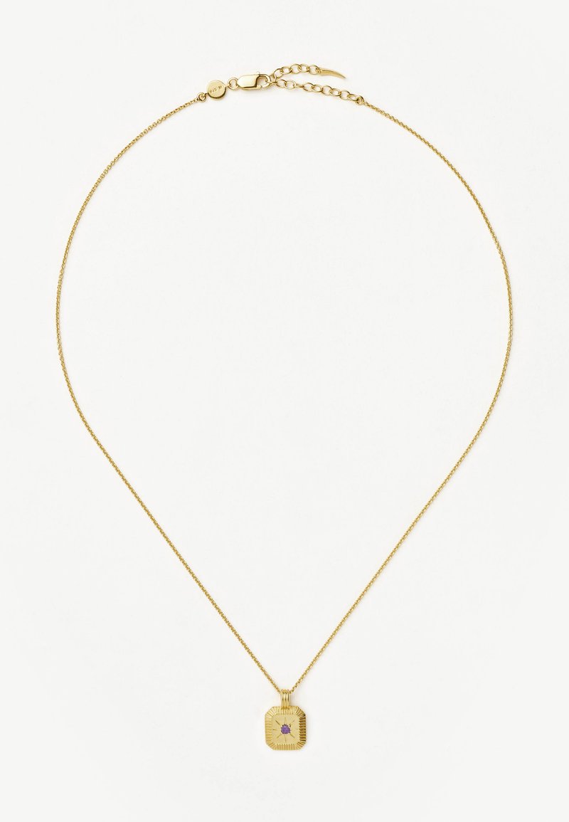 Kuldne kaelakee ruudukujulise ripatsi ning päikesepaiste mustriga, mille keskel on lilla vääriskivi. Nähtav on peen tekstuur ja lukudetail.