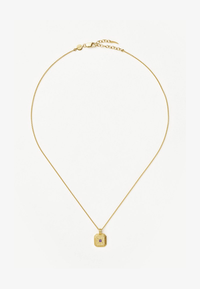 Kuldne kaelakee ruudukujulise ripatsi ning päikesepaiste mustriga, mille keskel on lilla vääriskivi. Nähtav on peen tekstuur ja lukudetail.