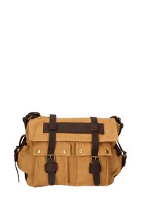 Borsa messenger in tela color sabbia con tracolle in pelle marrone. Presenta tre tasche frontali, hardware in ottone e una tracolla regolabile.