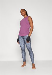 Venum AMAZONIA - Top - purple