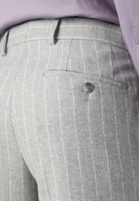 BOSS HANRY - Uzvalks - open grey