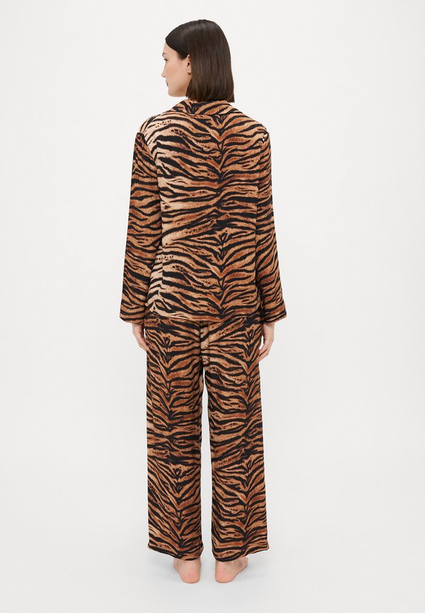 THE BOW PAJAMA IN TIGER - Pyjama set3
