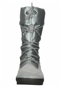 Grå vandtæt vinterstøvle med en glat, blank overdel, suedelogo, snørebånd fortil og en kraftig gummisål.