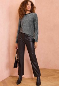 Love & Roses Pusa - silver metallic tie side