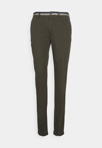 Pantaloni verde oliva in cotone, con taglio dritto, cintura a righe in contrasto e orli arrotolati per un aspetto curato.