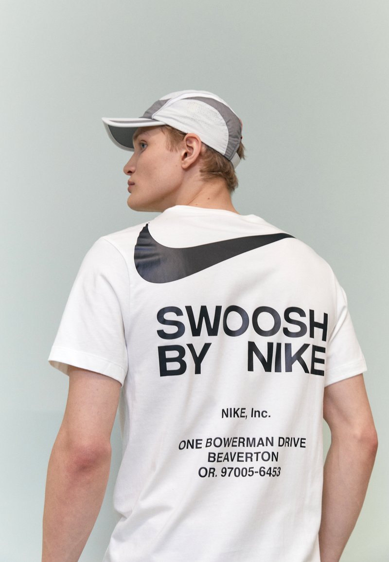 Nike Sportswear TEE - Print T-shirt - white