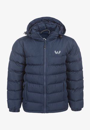 Chaqueta de plumas azul marino con cierre de cremallera en el frente, capucha y puños elásticos. Diseño acolchado con textura suave y un logo reflectante en el pecho.