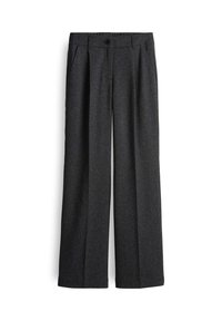 Pantalon large gris foncé avec plis devant, poches latérales, ceinture boutonnée et passants pour ceinture sur fond blanc.