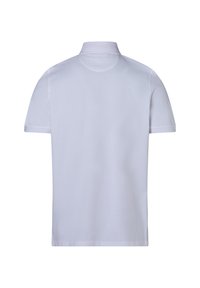 Weißes Poloshirt mit strukturierter Oberfläche, ausgestattet mit einem Kragen und kurzen Ärmeln. Die Rückseite ist schlicht ohne zusätzliche Details oder Muster.