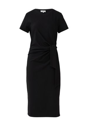 Zwart kortomarmig jurkje van zachte stof, met een strikdetail bij de taille, en een aansluitend ontwerp met een knielange zoom.