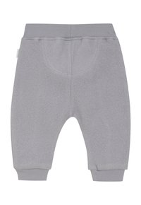 Lichtgrijze fleecelange broek voor baby's met een geribde tailleband en boorden, met achterste naden en een zachte, gezellige textuur.