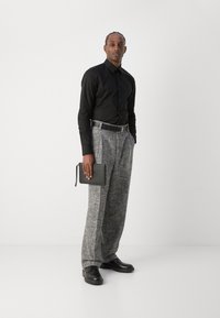 HUGO ERMO - Camisa elegante - black